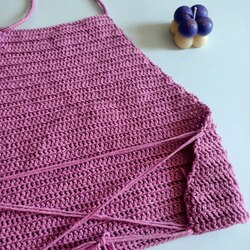 lila crop top