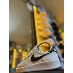 Nike Court 