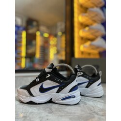Nike monarch 