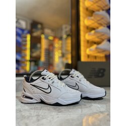 Nike monarch 