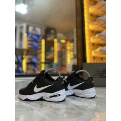 Nike monarch 
