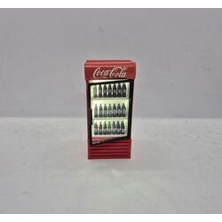 18 & 24 Ölçek Coca Cola Aydınlatmalı İçecek Dolabı 