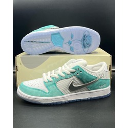 Nike SB Dunk Low April