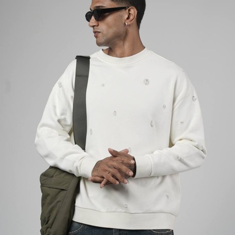 Üç İplik Lazer Yırtık Detaylı Oversize Sweatshirt Beyaz