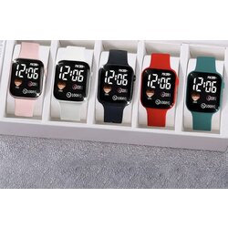 Kadınlar için 5 renk Sevimli Saatler Spor Moda Silikon Kare Kalp Işıltılı Analog Saat⌚️