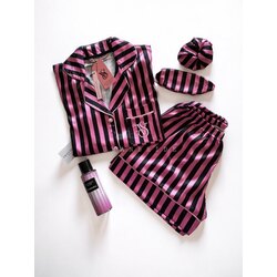 SW0218- Victoria’s Secret Koyu Pembe Çizgili Şortlu Pijama Takımı