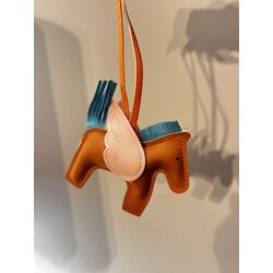 Deri Turuncu Pegasus Çanta Charm