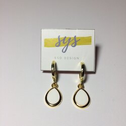 Beyaz mineli gold küpe 