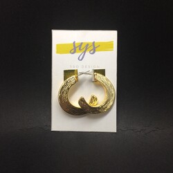 Sargılı figürlü yarım halka gold küpe 