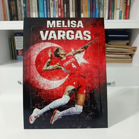Melisa Vargas Puzzle Yapboz