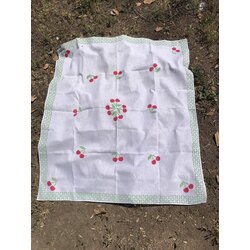 Kiraz Baskılı Piknik Örtüsü ve çok amaçlı örtü