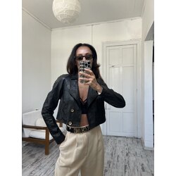 Kor Kor Made in Italy %100 Gerçek Kuzu Derisi Crop Ceket