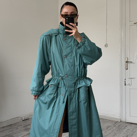 Alman Yaka ve Kapüşon Detaylı Tasarım Ürünü Maxi Trenchcoat