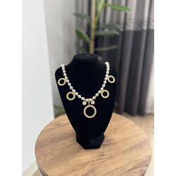 Beşi bıryerde kolye