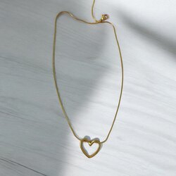 Gold Kalp Modelli Çelik Kolye