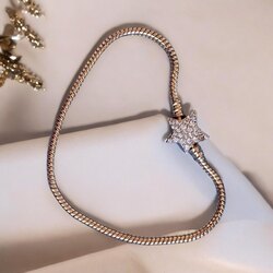 Gold Yıldız Figürlü Pandora Bileklik 