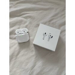 Airpods 4 Apple Logolu