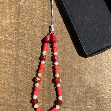 KIRMIZI FİMO TELEFON CHARM