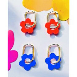 Neon mini çiçek charmlı çelik halkalı küpe- turuncu&mavi
