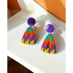 Bargello renkli sallantılı küpe