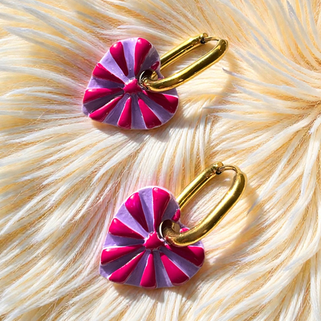 Eflatun & Pembe Kalp charmlı Çelik halkalı küpe