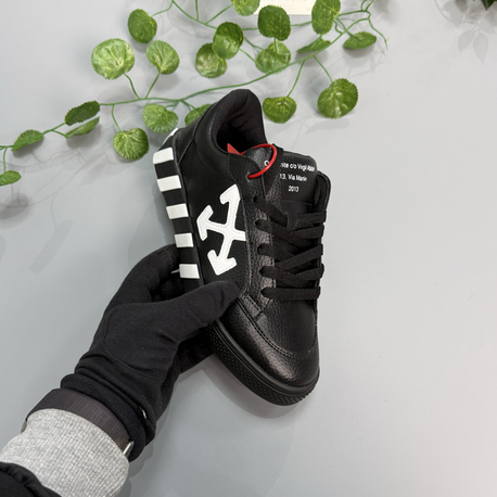 Off-White siyah sneakers 