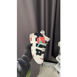 Nike Uptempo Beyaz siyah 
