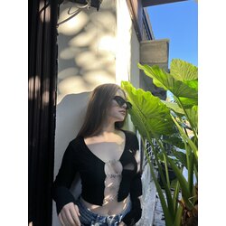 KELEBEK DETAYLI SİYAH CROP