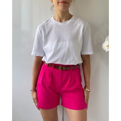 Önden Çift Pileli Kemerli Kumaş Şort 