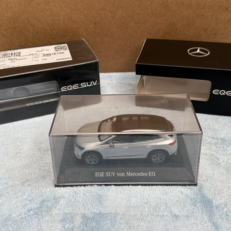 MERCEDES-BENZ EQE SUV 1/43 MODEL ARAÇ GRİ