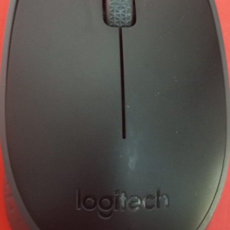 Logitech M171 Kablosuz Optik Mouse (Kaliteli , Pil ve Bileklikli Pad Hediye , Sorunsuz)