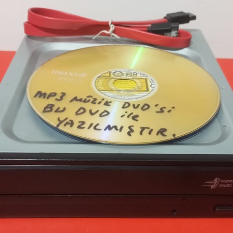 LG SATA DVD-ROM (PC için Dahili , Kablo hediye , Sorunsuz , İkinci El)