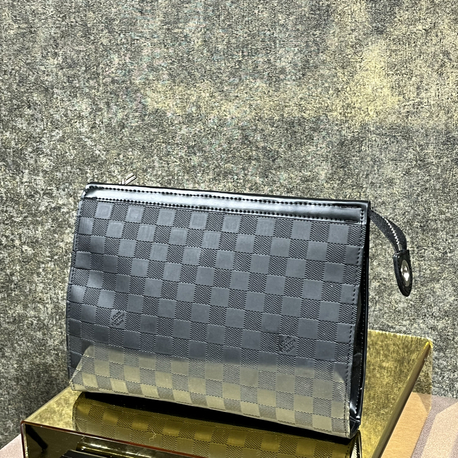 LOUIS VUITTON İTHAL CLUTCH