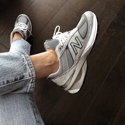 New Balance 990 V5 Rubber Suede (Dar kalıptır.)