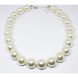CHUNKY PEARL NECKLACE