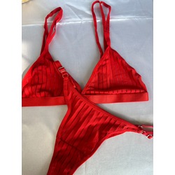 Red Swan Üçgen Takım