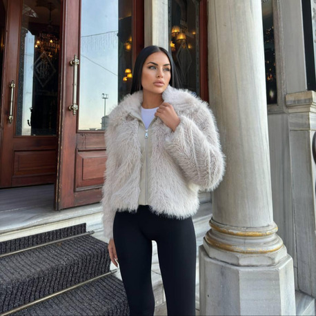Ivory Faux Fur Kısa Kürk Mont