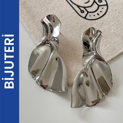 Yaprak Plaka Küpe Silver
