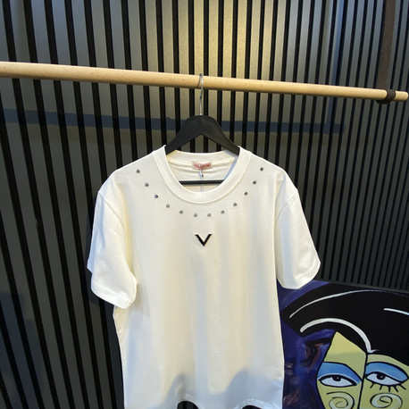 VLTN-YAKA DETAYLI-TİŞÖRT