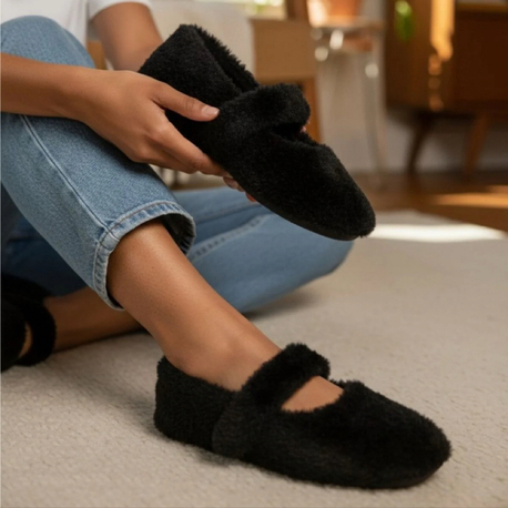 Yumuşak Peluş Ev Terliği –  Konforlu ve Şık Tasarım