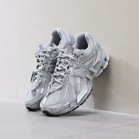 New Balance 1906A Concrete Silver Metallic