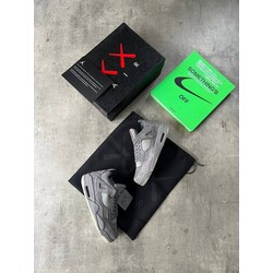 Air Jordan 4 Retro KAWS Cool Grey