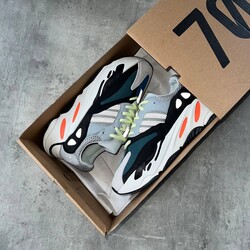 Yeezy 700 Wave Runner