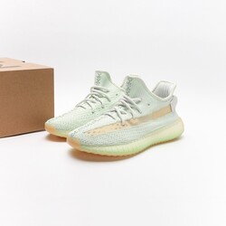 Yeezy 350 V2 Hyperspace