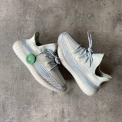 Yeezy Boost 350 V2 Cloud White