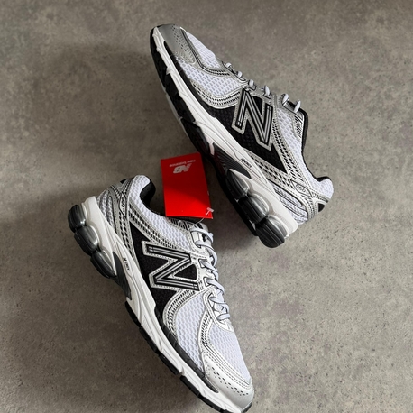 New Balance 860v2 Black White Silver