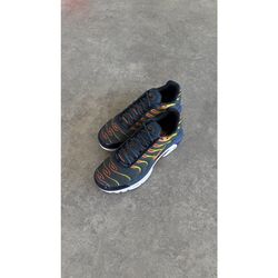 Air Max Plus Blue Void University Gold