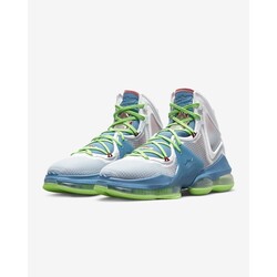 LEBRON 19 Tropical
