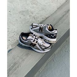 New Balance 1906R Black Gold