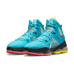 NİKE LEBRON 19 'CHRISTMAS'